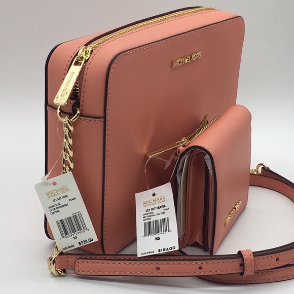 MICHAEL KORS LG EW CROSSBODY &MD CARRYALL CRD CASE - Picture 2 of 8